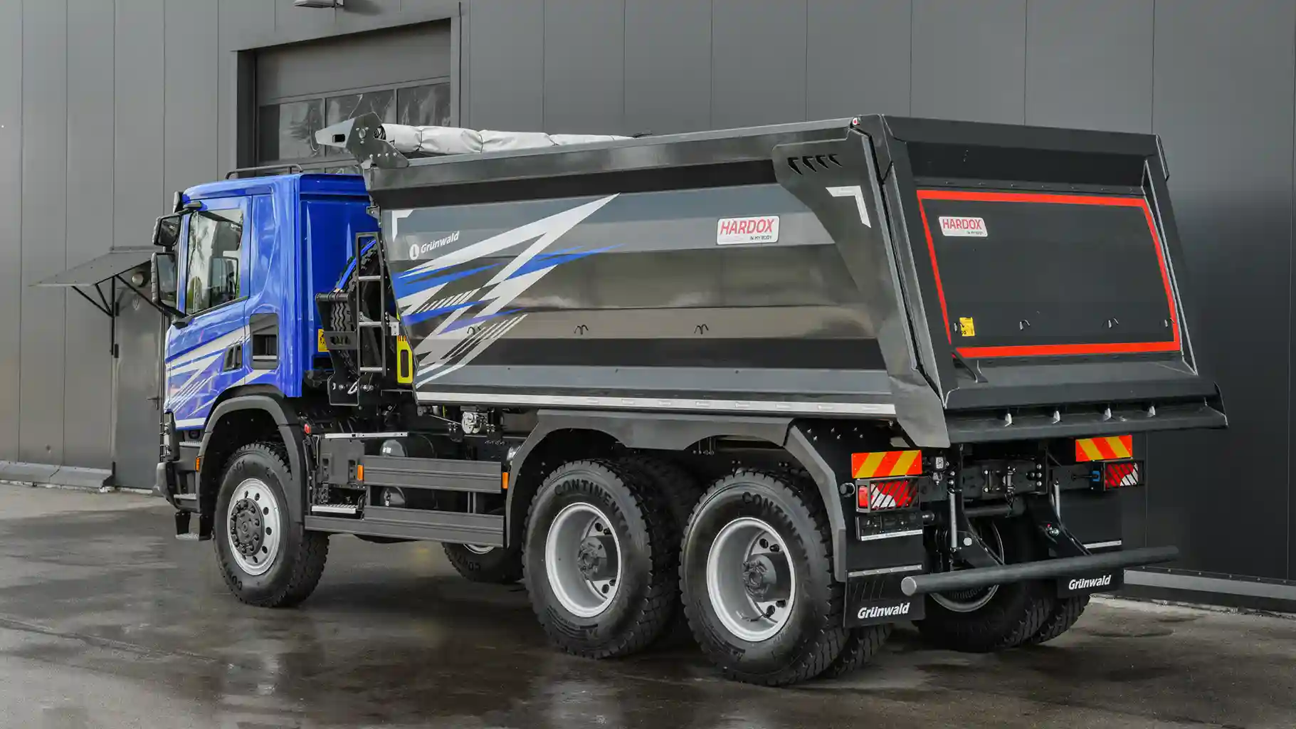 Scania P 440 6x6 with Grunwald superstructure - photo 1 Scania P 440 6x6 with Grunwald superstructure