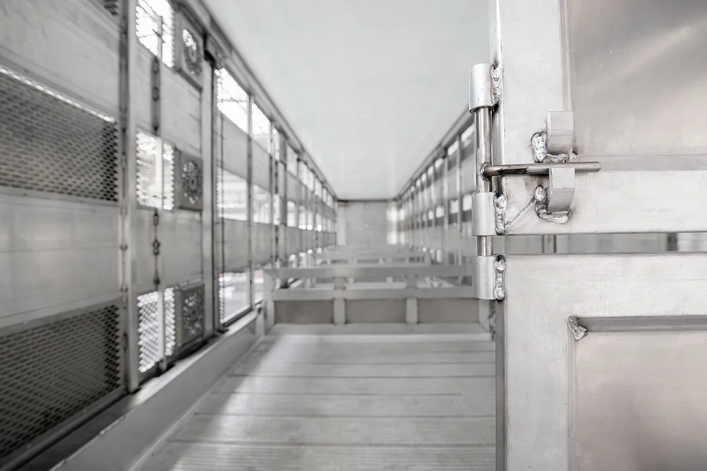 Полуприцеп-скотовоз Gr.LS