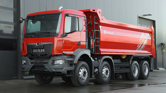 First new MAN TGS with the Grunwald superstructure