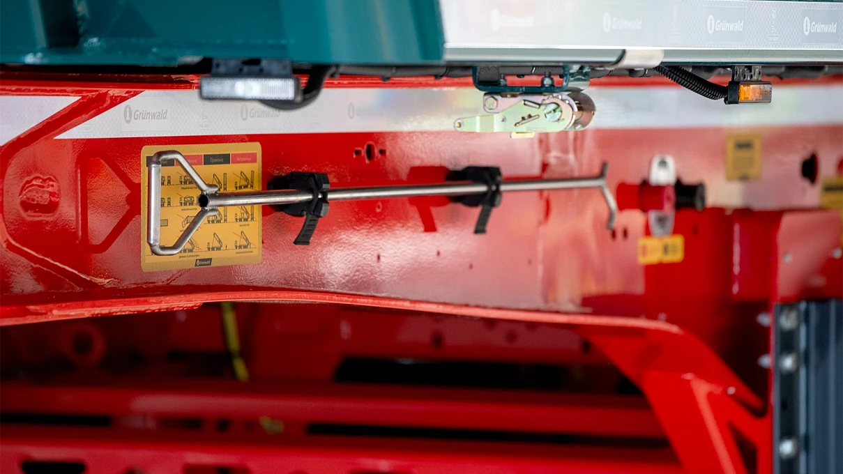 Стальной самосвальный полуприцеп Gr.T27 SH