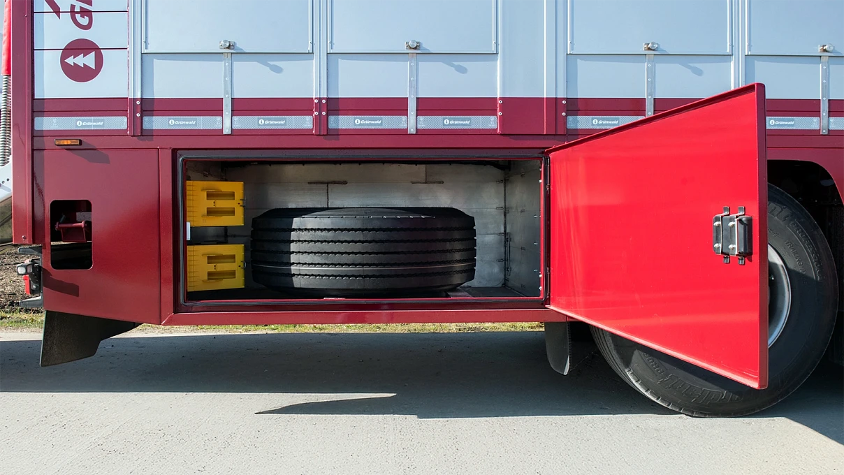 Полуприцеп-скотовоз Gr.LS