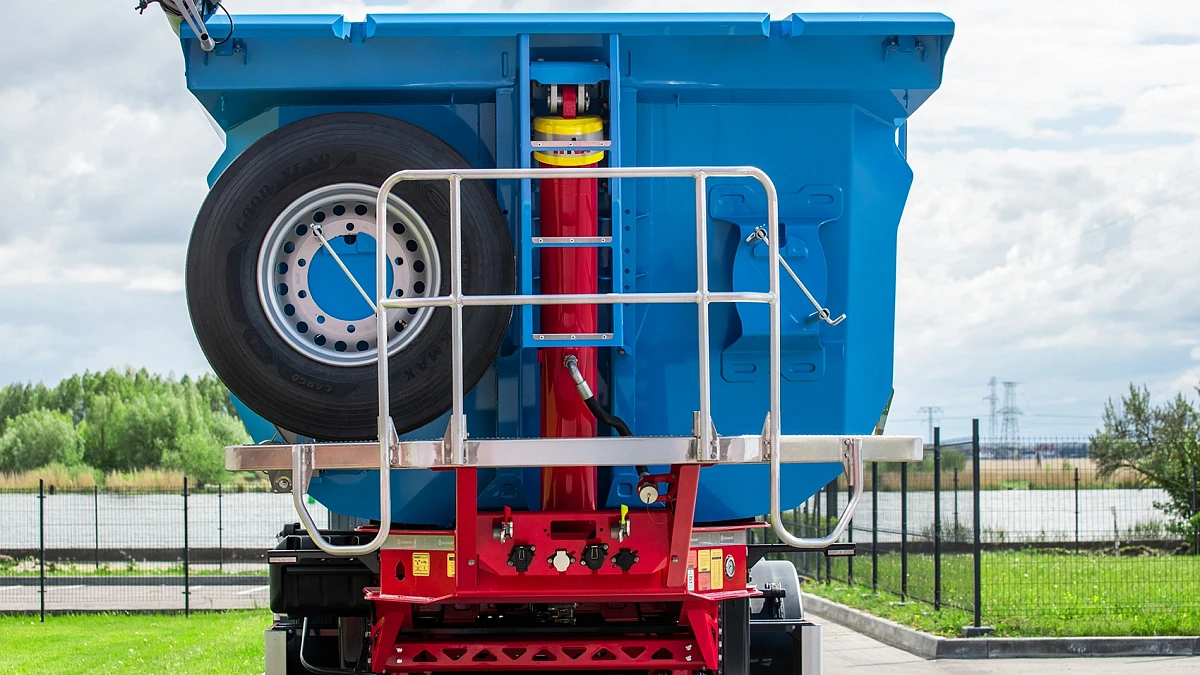Tipper semi-trailer Gr.T33-SH
