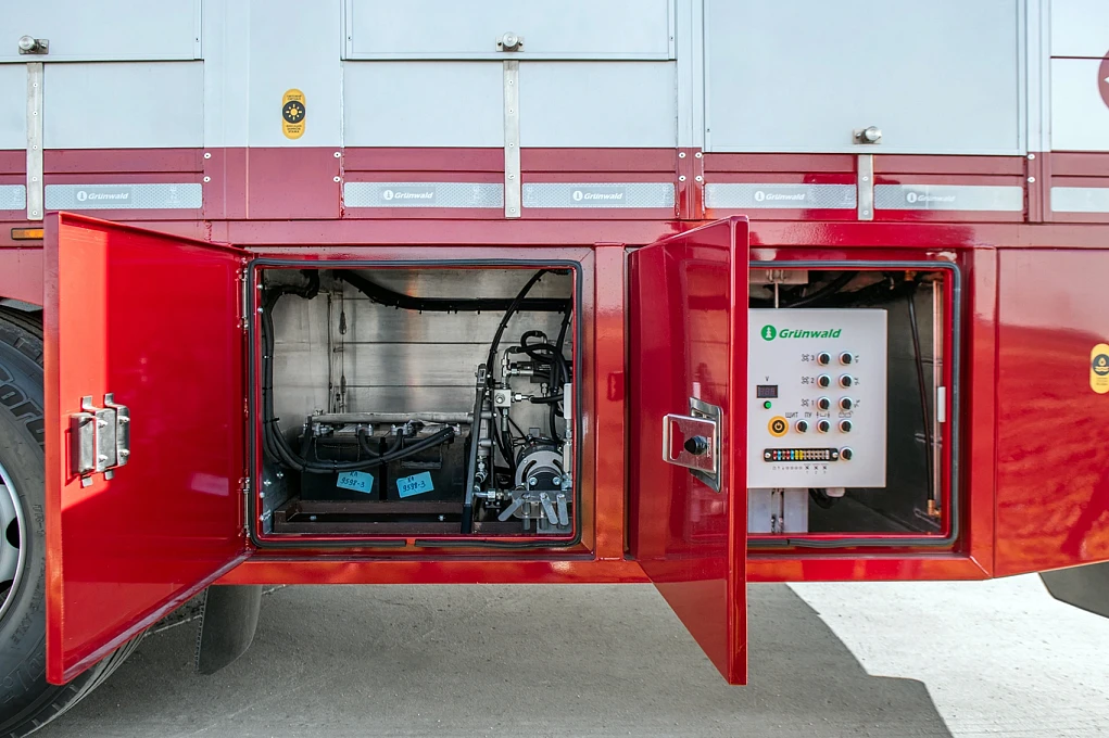 Полуприцеп-скотовоз Gr.LS